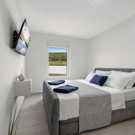 Maslina Mit Privatem Salzwasserpool شقة